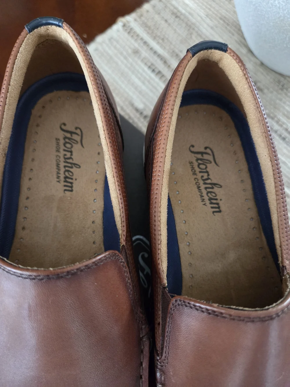 New Florsheim Men's Slip-On Leather Loafers in Saddle Brown with White Sole 8.5
